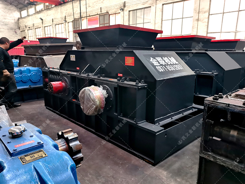 2PGY1200x800型半自動液壓對輥制砂機發貨圖片 2PGY1200x800型半自動液壓對輥制砂機發貨圖片