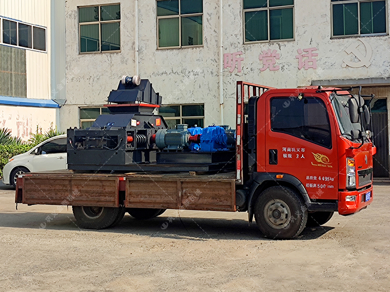 單臺2PG800x600中型對輥破碎機(jī)發(fā)貨 破碎石英砂 單臺2PG800x600中型對輥破碎機(jī)發(fā)貨 破碎石英砂