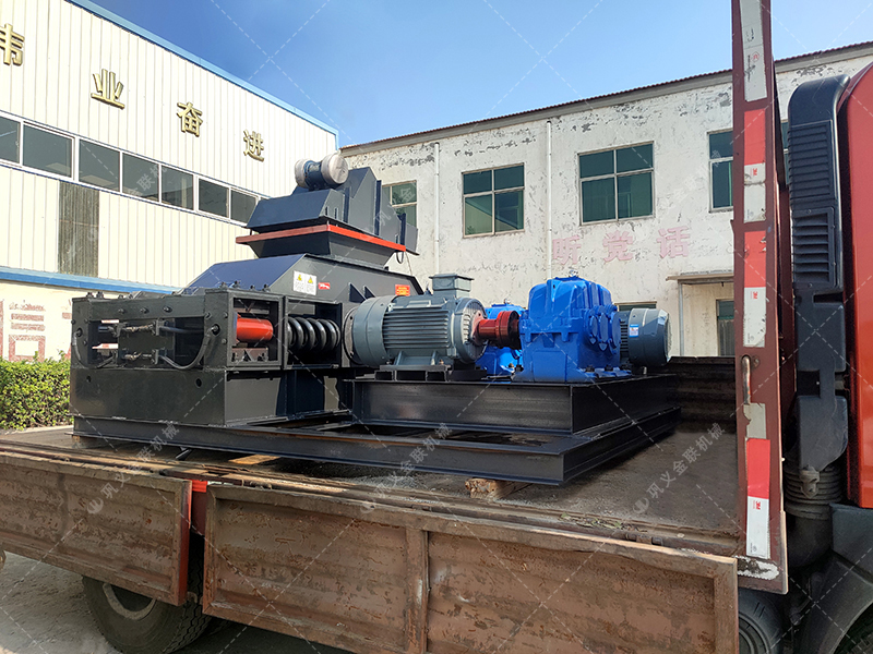 單臺2PG800x600中型對輥破碎機(jī)發(fā)貨 破碎石英砂 單臺2PG800x600中型對輥破碎機(jī)發(fā)貨 破碎石英砂