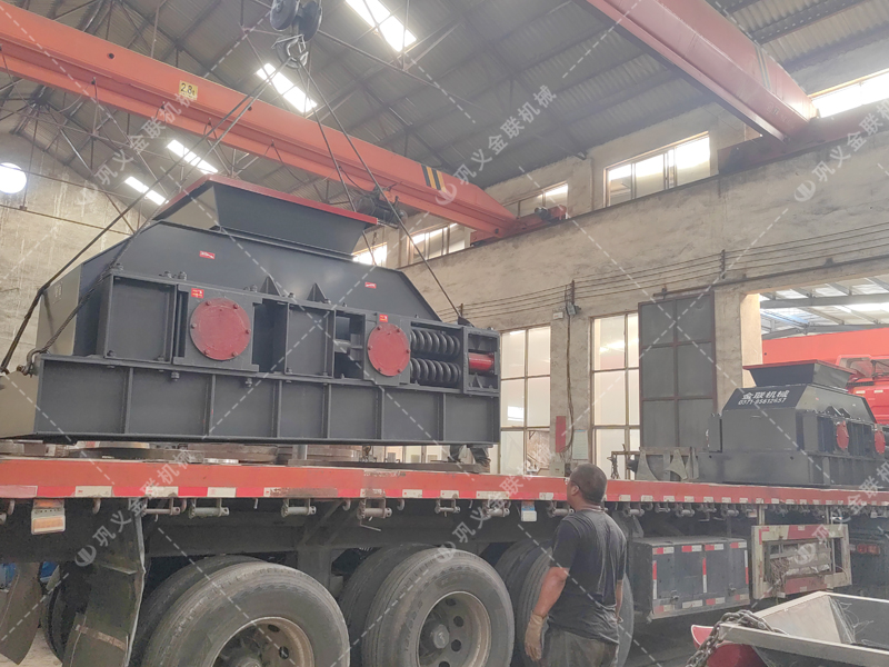 2PGY1200x800液壓對輥制砂機(jī)發(fā)往吉林 石英石制砂 2PGY1200x800液壓對輥制砂機(jī)發(fā)往吉林 石英石制砂