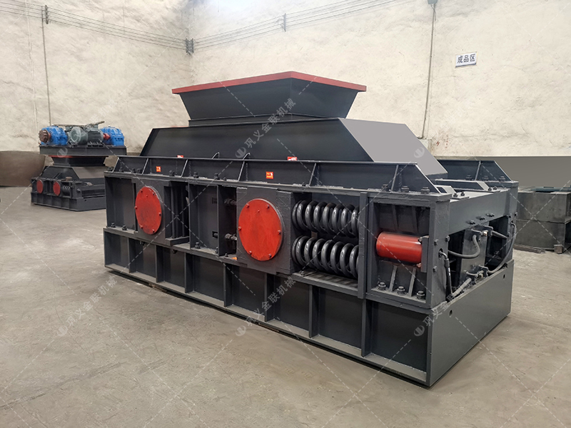 兩臺大型2PG1510鵝卵石破碎機設備發貨圖片