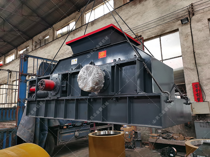 1200x800型制砂設(shè)備 大型對(duì)輥制砂機(jī)發(fā)貨圖片 1200x800型制砂設(shè)備 大型對(duì)輥制砂機(jī)發(fā)貨圖片