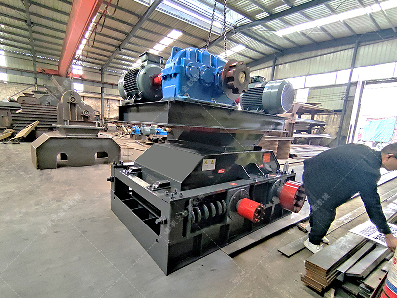 2PGC0609雙齒輥破碎機發貨圖片_發往青海格爾木_破碎鎳礦 2PGC0609雙齒輥破碎機發貨圖片_發往青海格爾木_破碎鎳礦