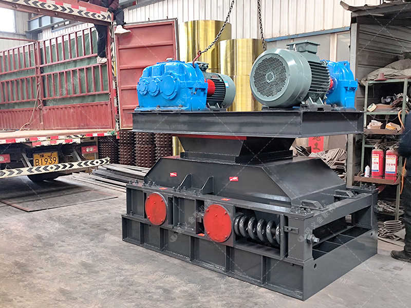 2PGC0609雙齒輥破碎機發貨圖片_發往青海格爾木_破碎鎳礦 2PGC0609雙齒輥破碎機發貨圖片_發往青海格爾木_破碎鎳礦